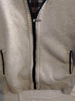 Flece jackt , reversible bomber style with textured beige exterior and plaid int - Thumbnail 4