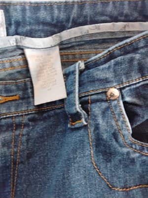 Baby Phat denim Capri shorts, mid-rise with rolled cuffs sizes 20 - Thumbnail 7