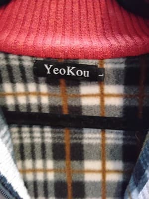 Flece jackt , reversible bomber style with textured beige exterior and plaid int - Thumbnail 2