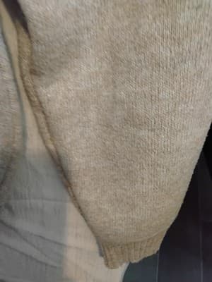 Flece jackt , reversible bomber style with textured beige exterior and plaid int - Thumbnail 5