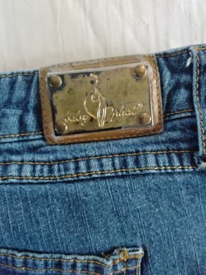 Baby Phat denim Capri shorts, mid-rise with rolled cuffs sizes 20 - Thumbnail 10