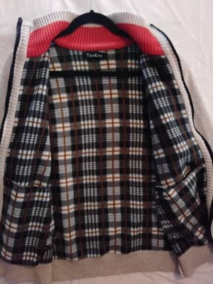 Flece jackt , reversible bomber style with textured beige exterior and plaid int - Thumbnail 8