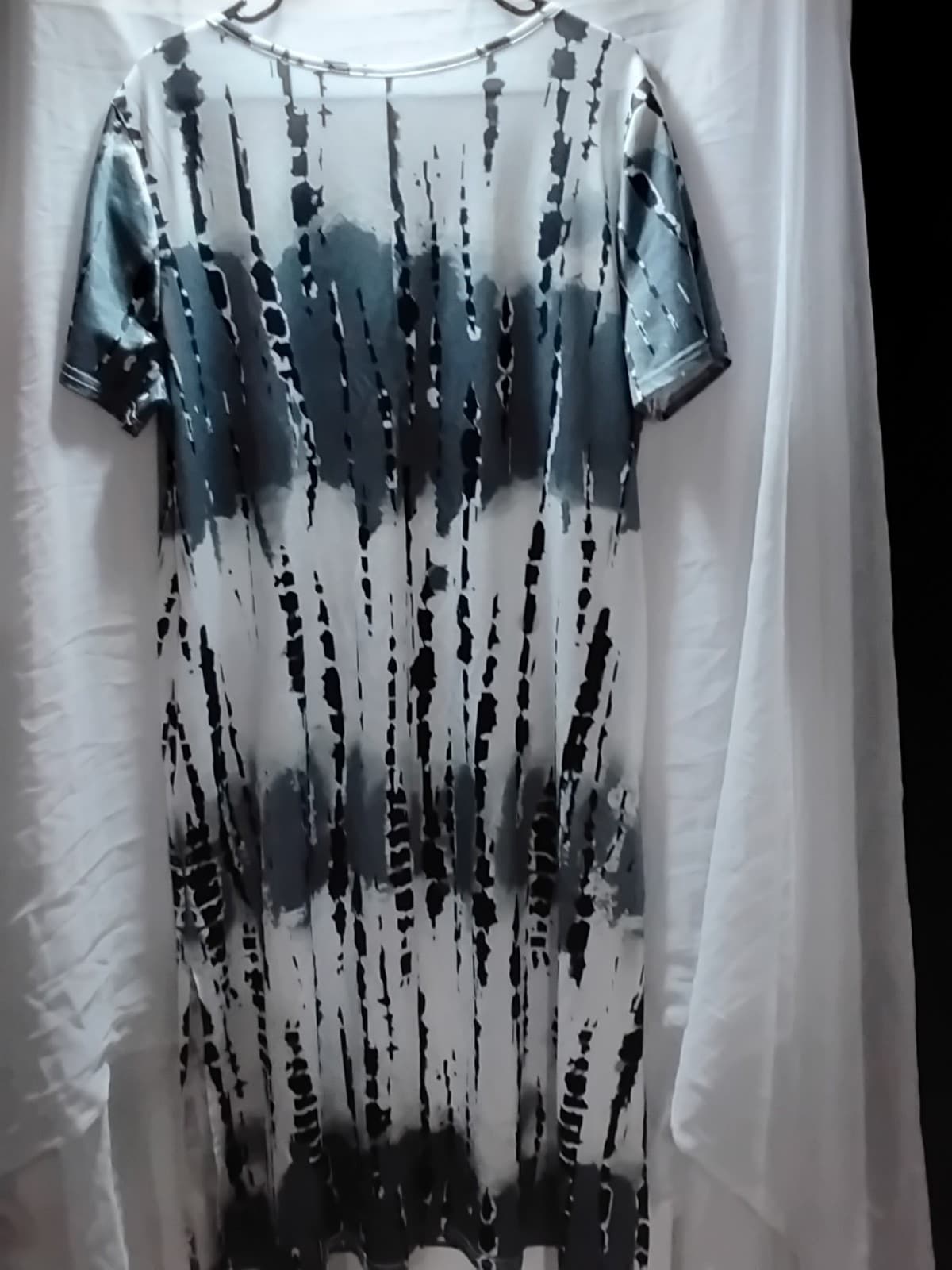Polyester blend casual dress, tie-dye print short sleeve dress with side slits - Thumbnail 4