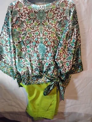 rafaella women's tops 8 & Crown & Ivy M Lime Green Pants sizes 4 - Image 1