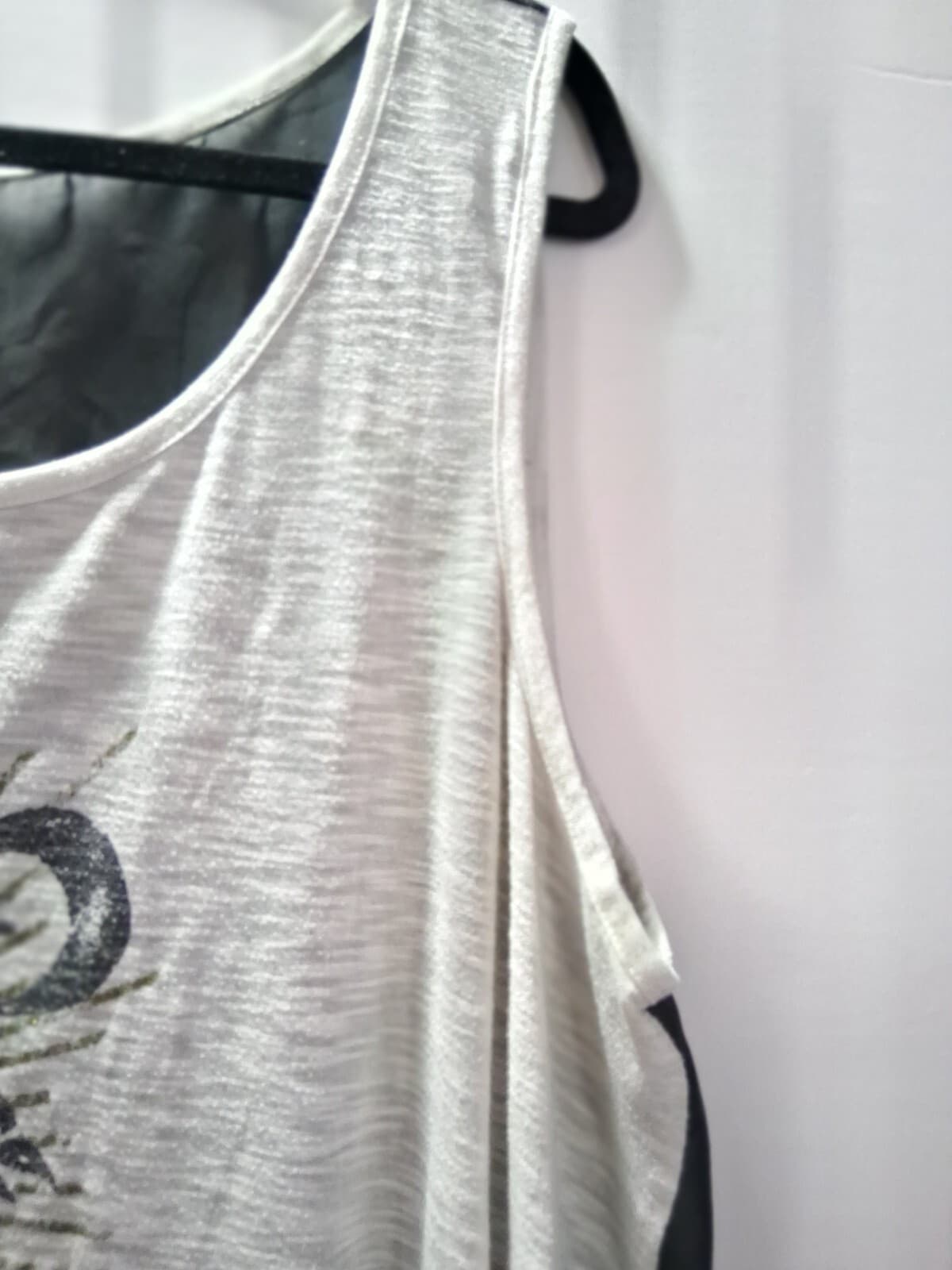 torrid 2 she was like the moon sleeveless top - Thumbnail 7