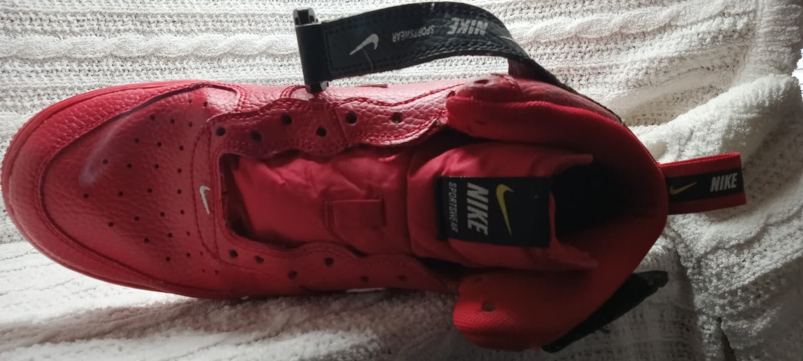 Nike Air Force 1 Mid University Red, leather basketball sneaker - Thumbnail 2