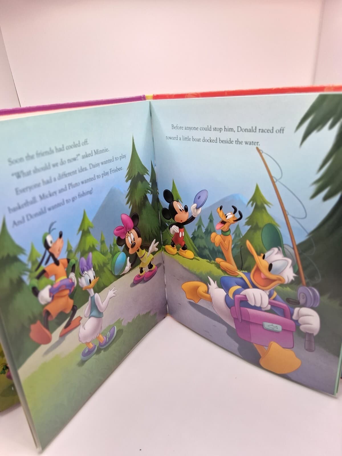 DONALD TAKES A TRIP - hardcover, 1484720822, DISNEY MICKEY FRIENDS, new - Thumbnail 4