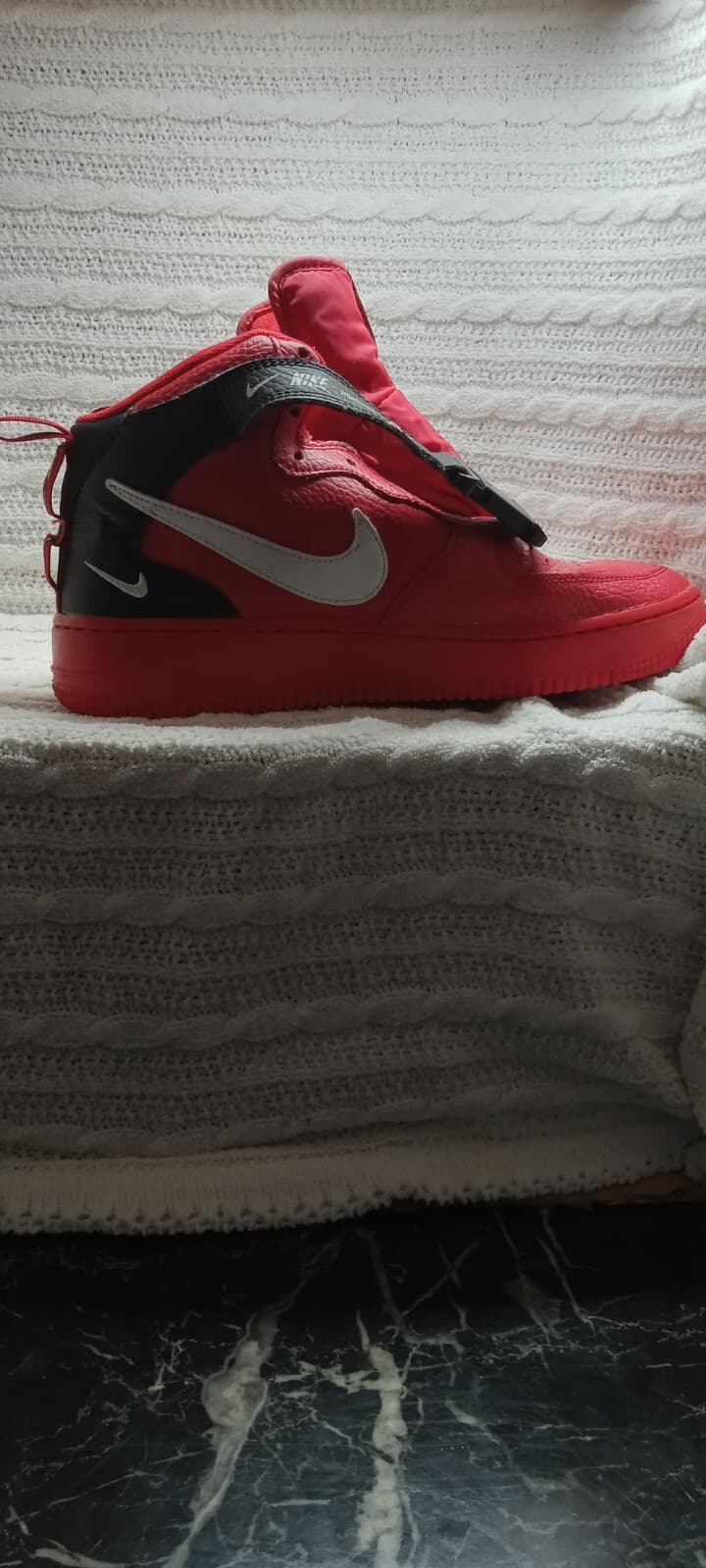 Nike Air Force 1 Mid University Red, leather basketball sneaker - Thumbnail 6