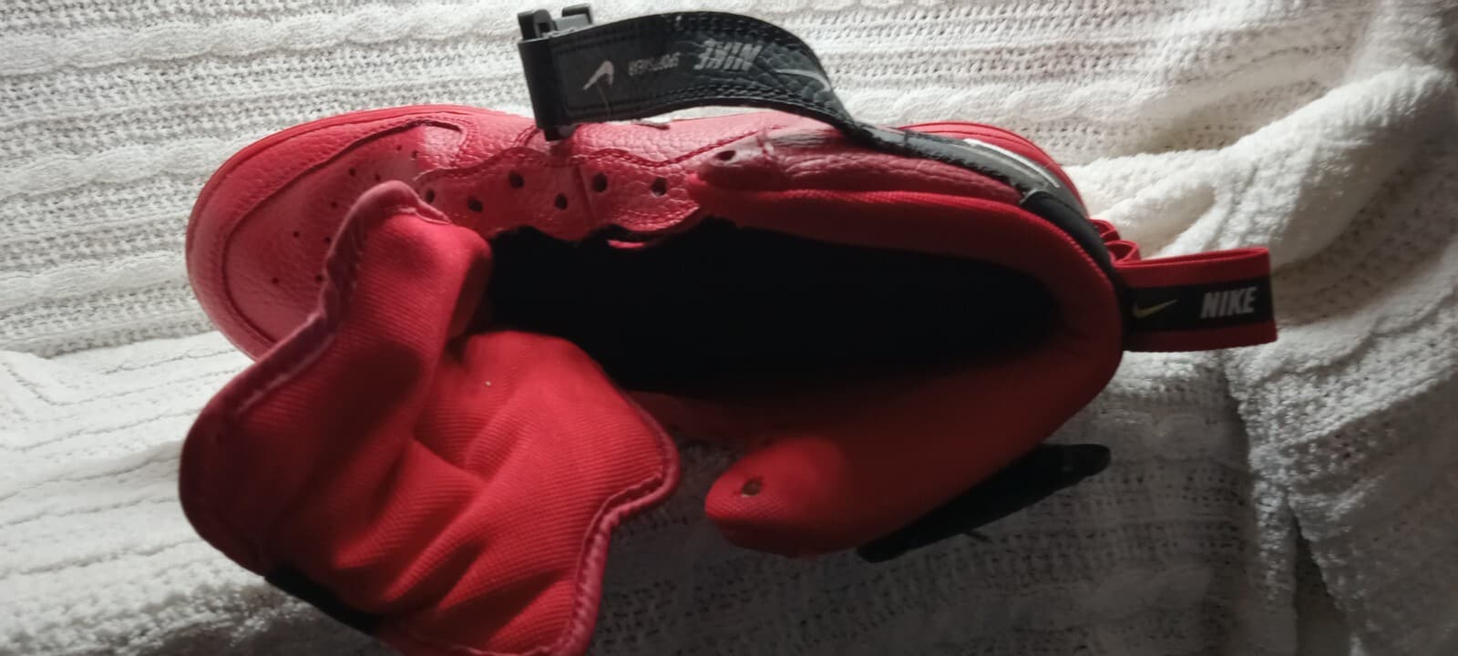 Nike Air Force 1 Mid University Red, leather basketball sneaker - Thumbnail 3