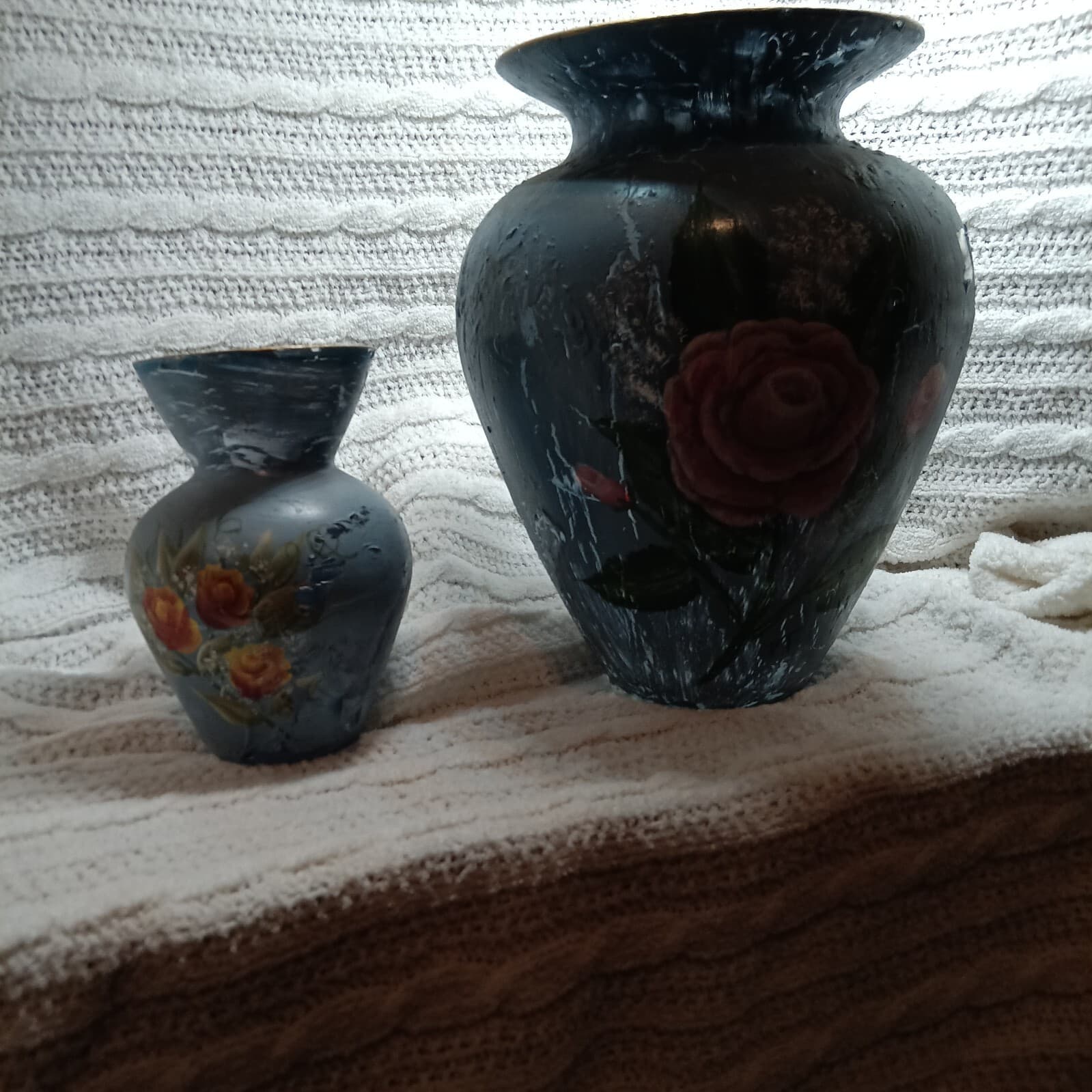 Blue glass vase with hand- painted floral decoration, vintage decorative art - Thumbnail 7