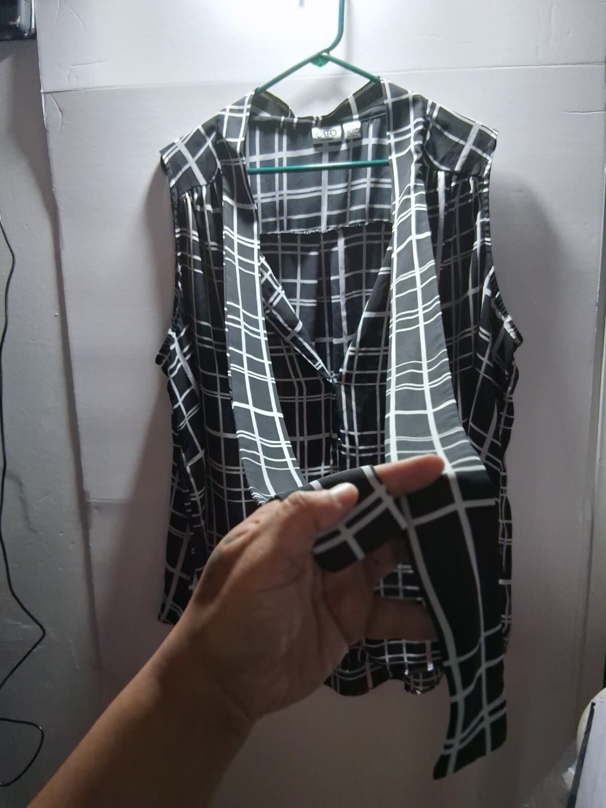 Georgette sleeveless button- up blouse, Torrid black with white windowpane plaid - Thumbnail 5