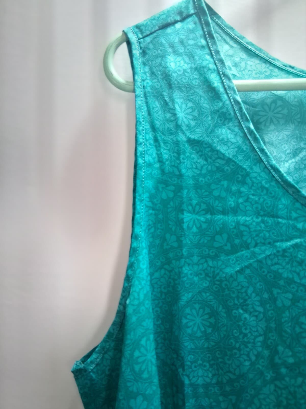 Polyester metallic tank top, Agnes Orinda holographic 2x sleeveless top - Thumbnail 6
