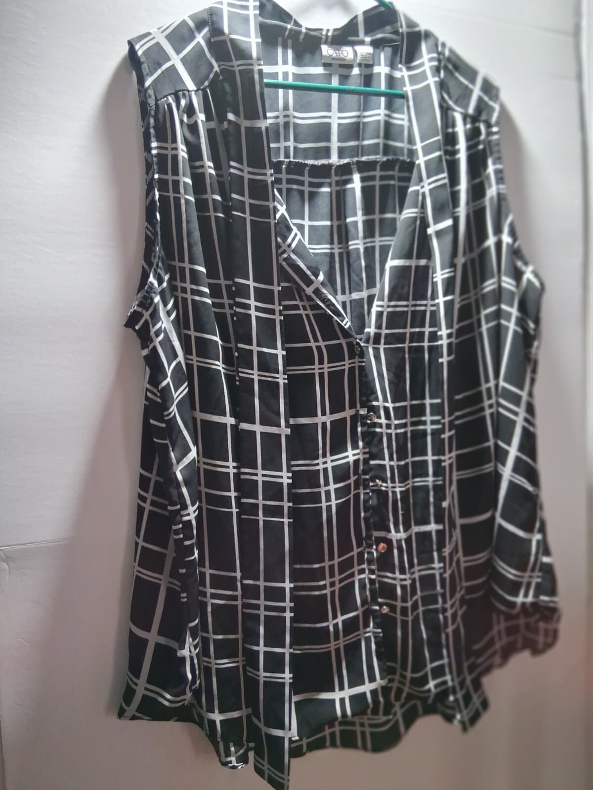 Georgette sleeveless button- up blouse, Torrid black with white windowpane plaid - Thumbnail 3