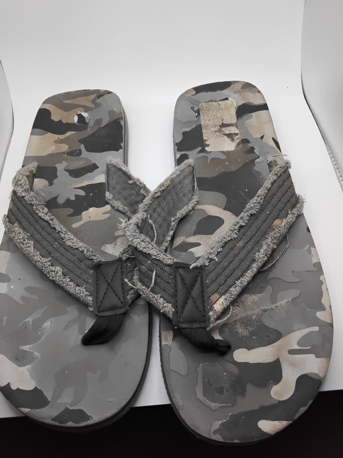 Rubber flip-flop sandals, man camouflage pattern, casual men's footwear - Image 1