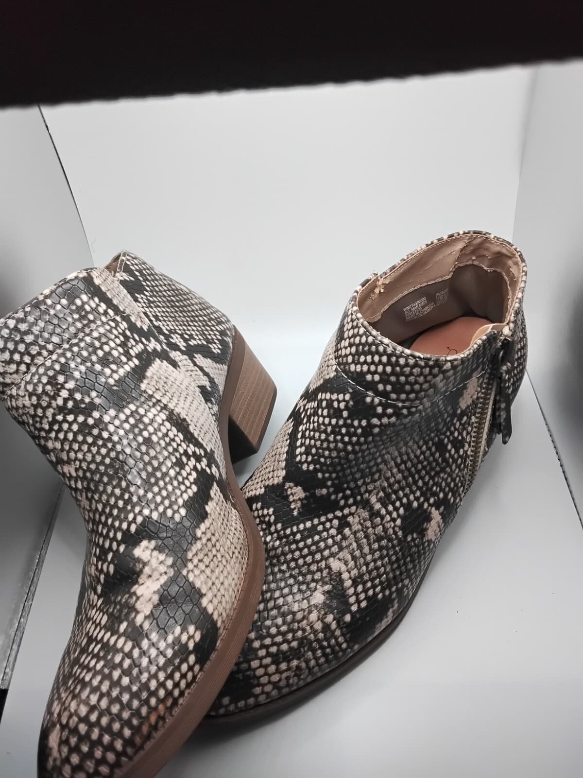Faux snakeskin ankle boots with side zipper - Thumbnail 3