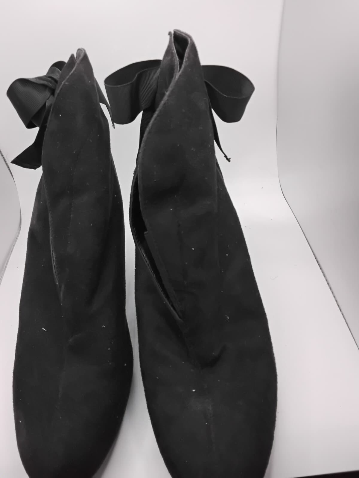 Suee ankle boots with bow detail, black pointed toe booties - Image 1