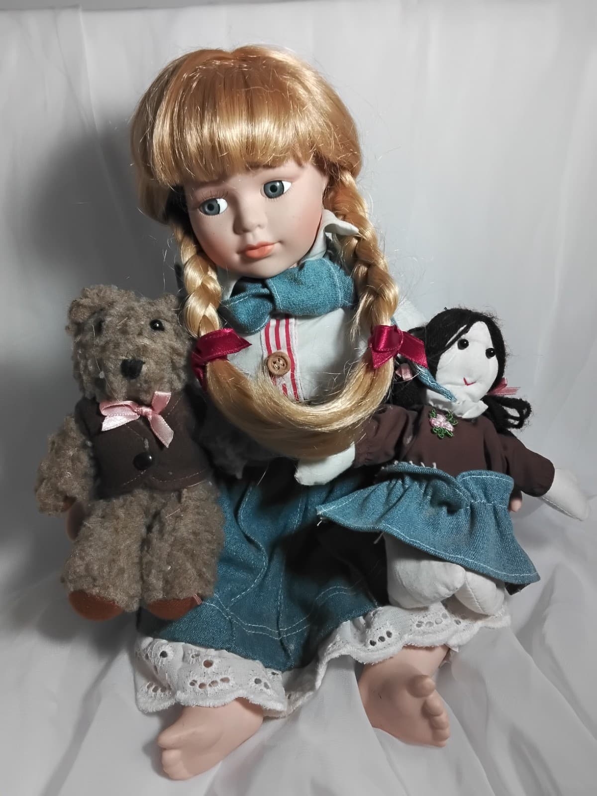 Porcelain collectible doll, Heritage Signature Collection w/ bear - Image 1