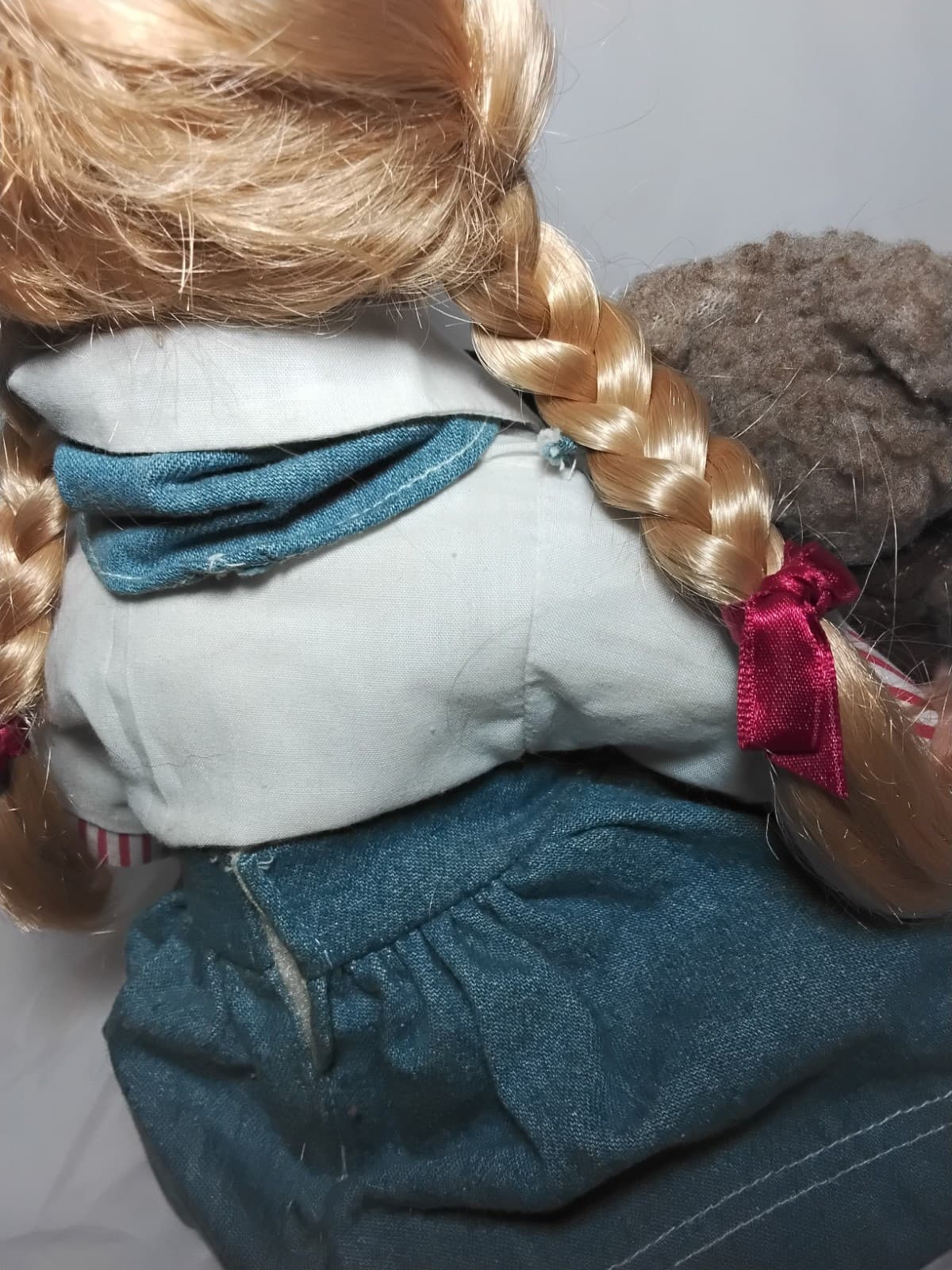 Porcelain collectible doll, Heritage Signature Collection w/ bear - Thumbnail 12