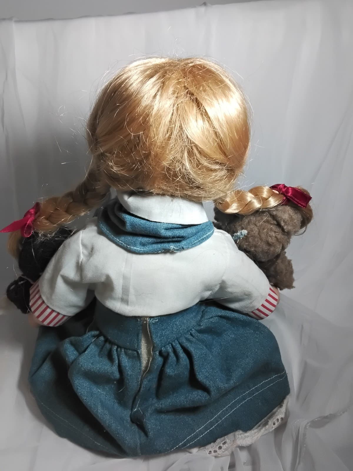 Porcelain collectible doll, Heritage Signature Collection w/ bear - Thumbnail 15