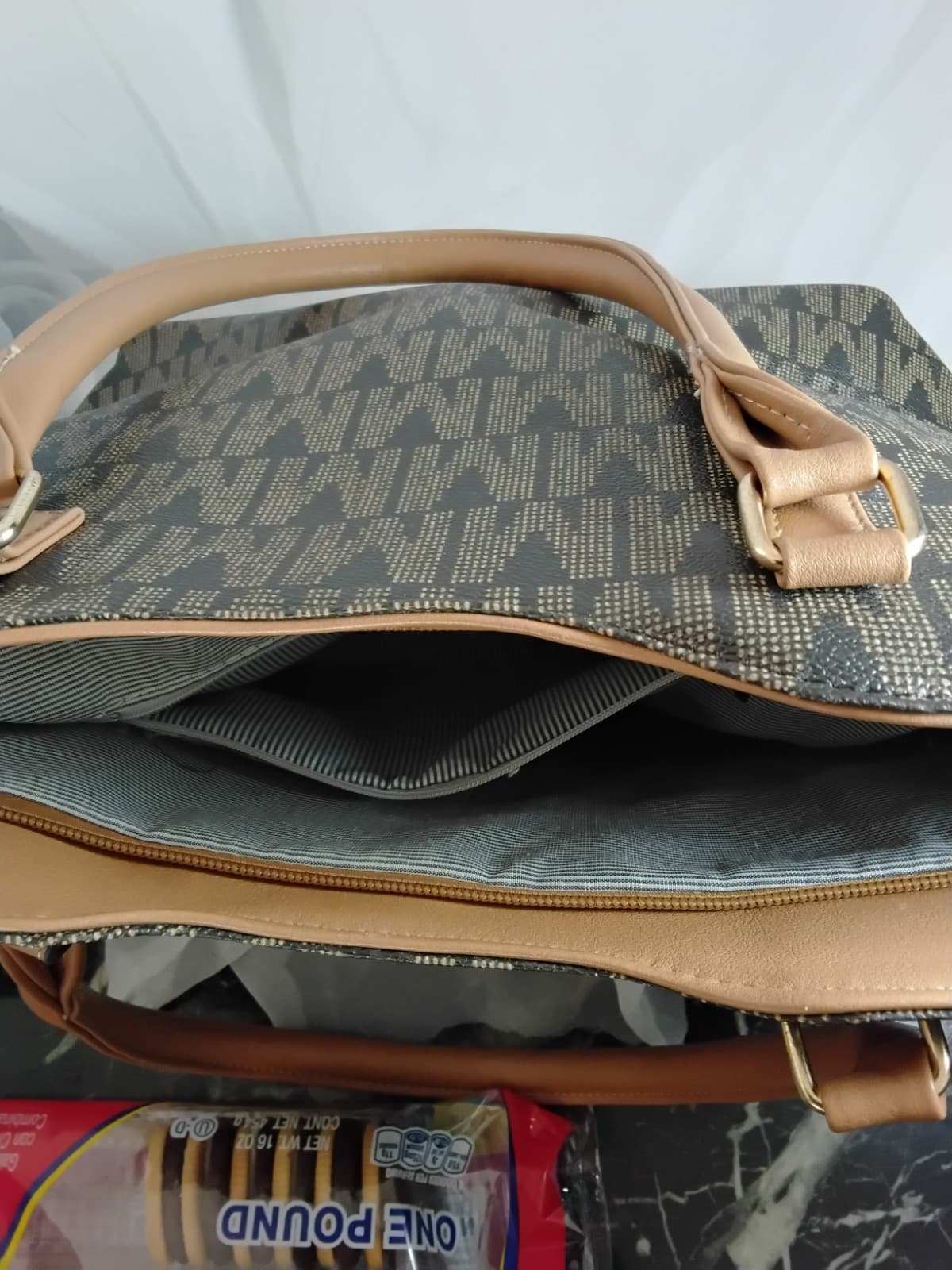 Vegan leather tote bag, MKF Collection by Mia K, M Signature pattern - Thumbnail 6