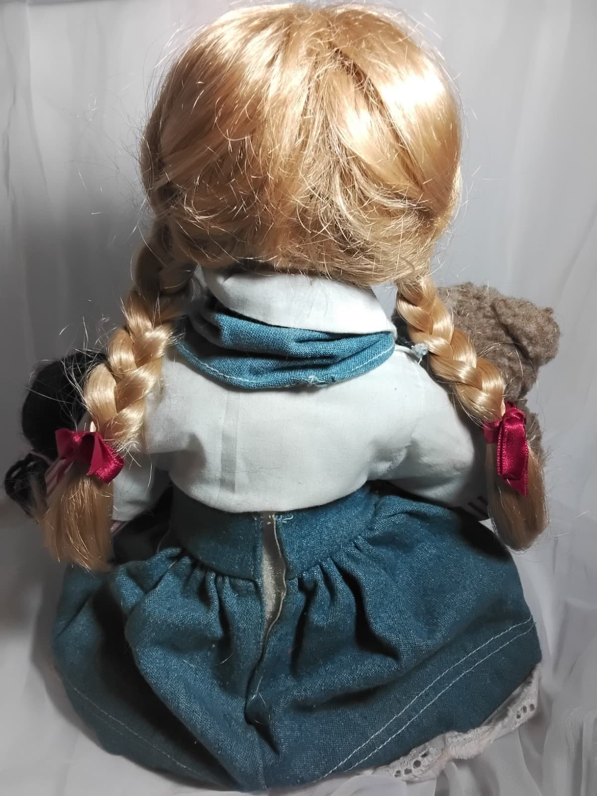 Porcelain collectible doll, Heritage Signature Collection w/ bear - Thumbnail 11