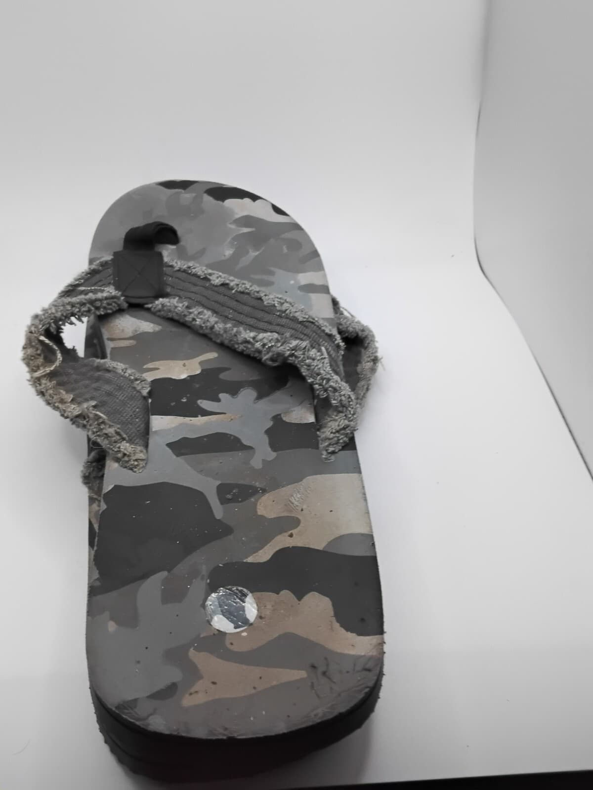 Rubber flip-flop sandals, man camouflage pattern, casual men's footwear - Thumbnail 4