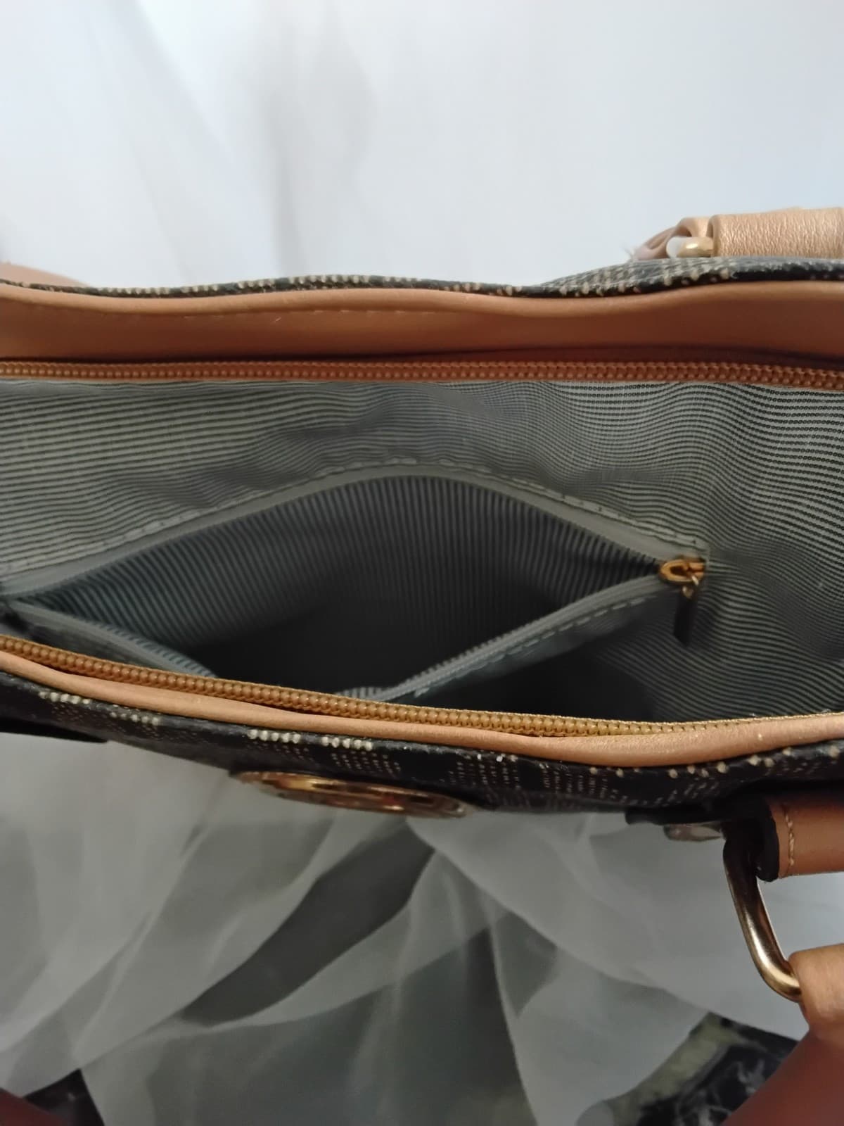 Vegan leather tote bag, MKF Collection by Mia K, M Signature pattern - Thumbnail 4