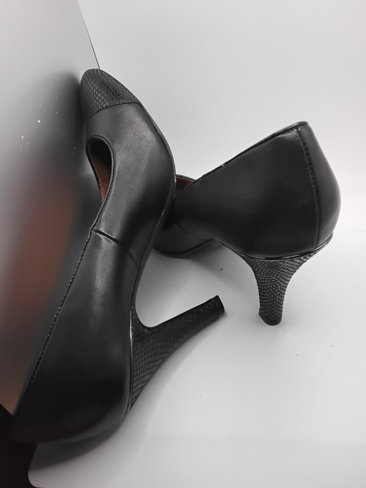 Leather pumps, Soft black pointed toe heels - Thumbnail 6