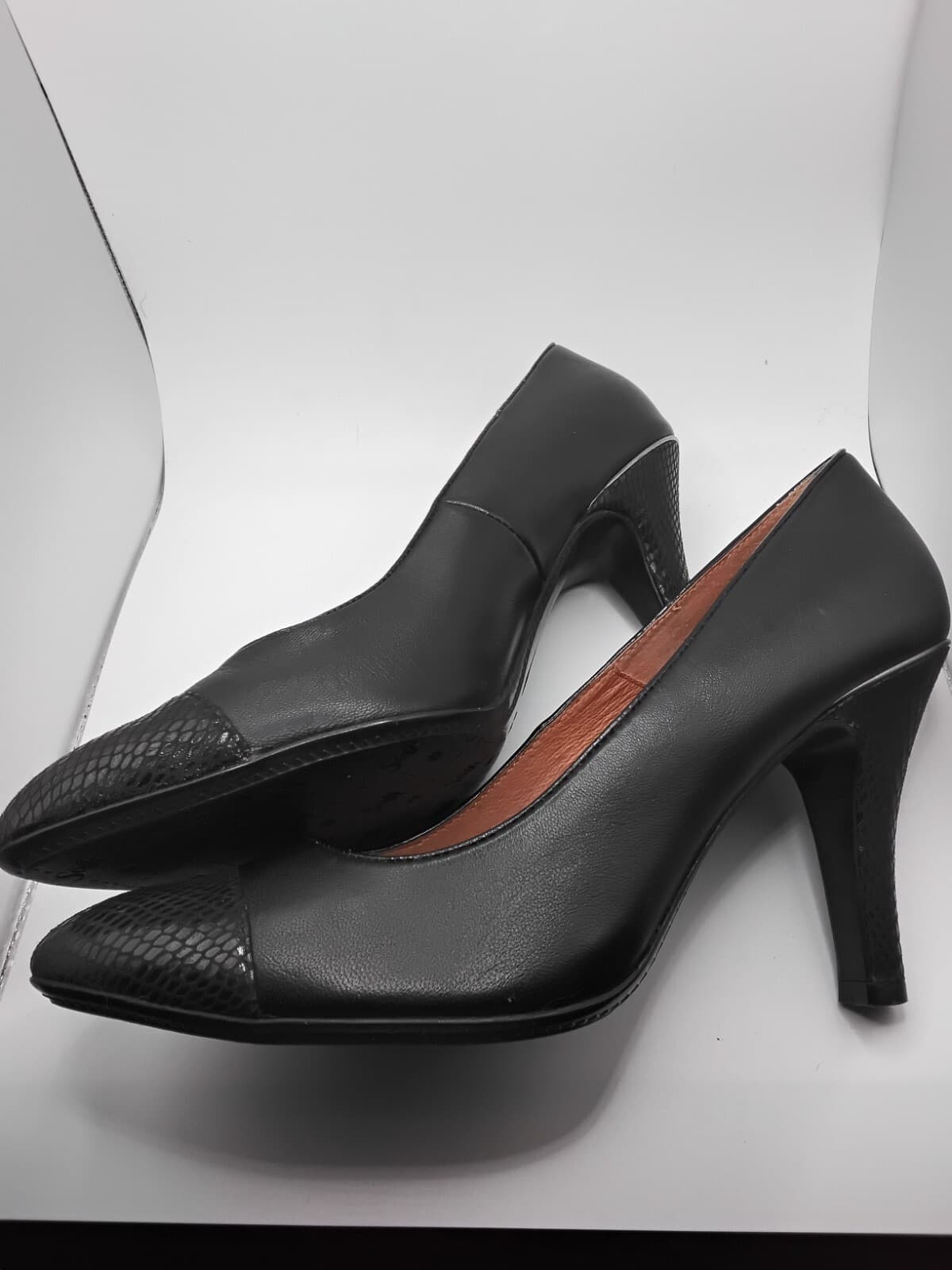 Leather pumps, Soft black pointed toe heels - Thumbnail 9