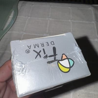 Fixderma Brightening Hand Cream for Women & Men SPF 50 30gm 01/2027 - Thumbnail 4