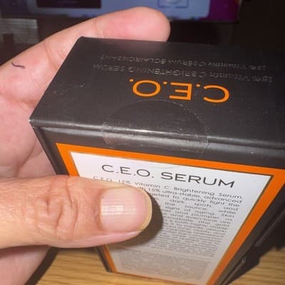 Sunday Riley C.E.O.Rapid Flash Brightening Serum 1oz. - Thumbnail 4