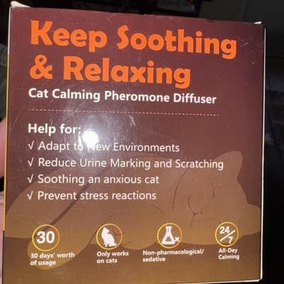 Calming Pheromone Diffuser Kit 6/2027 - Thumbnail 2