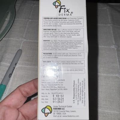 Fixderma Brightening Hand Cream for Women & Men SPF 50 30gm 01/2027 - Thumbnail 3