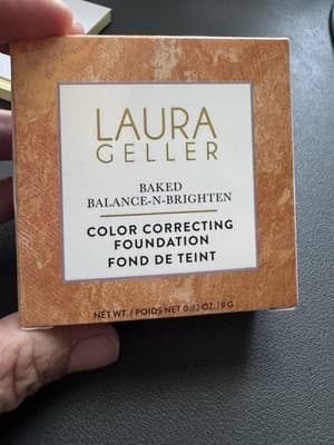 Laura Geller - Baked Balance-N-Brighten Color Correcting Foundation Light New!