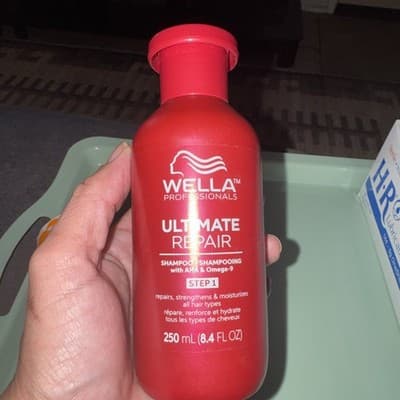 Wella Professionals ULTIMATE REPAIR Shampoo Step 1 for Damaged Hair 8.4 oz - New