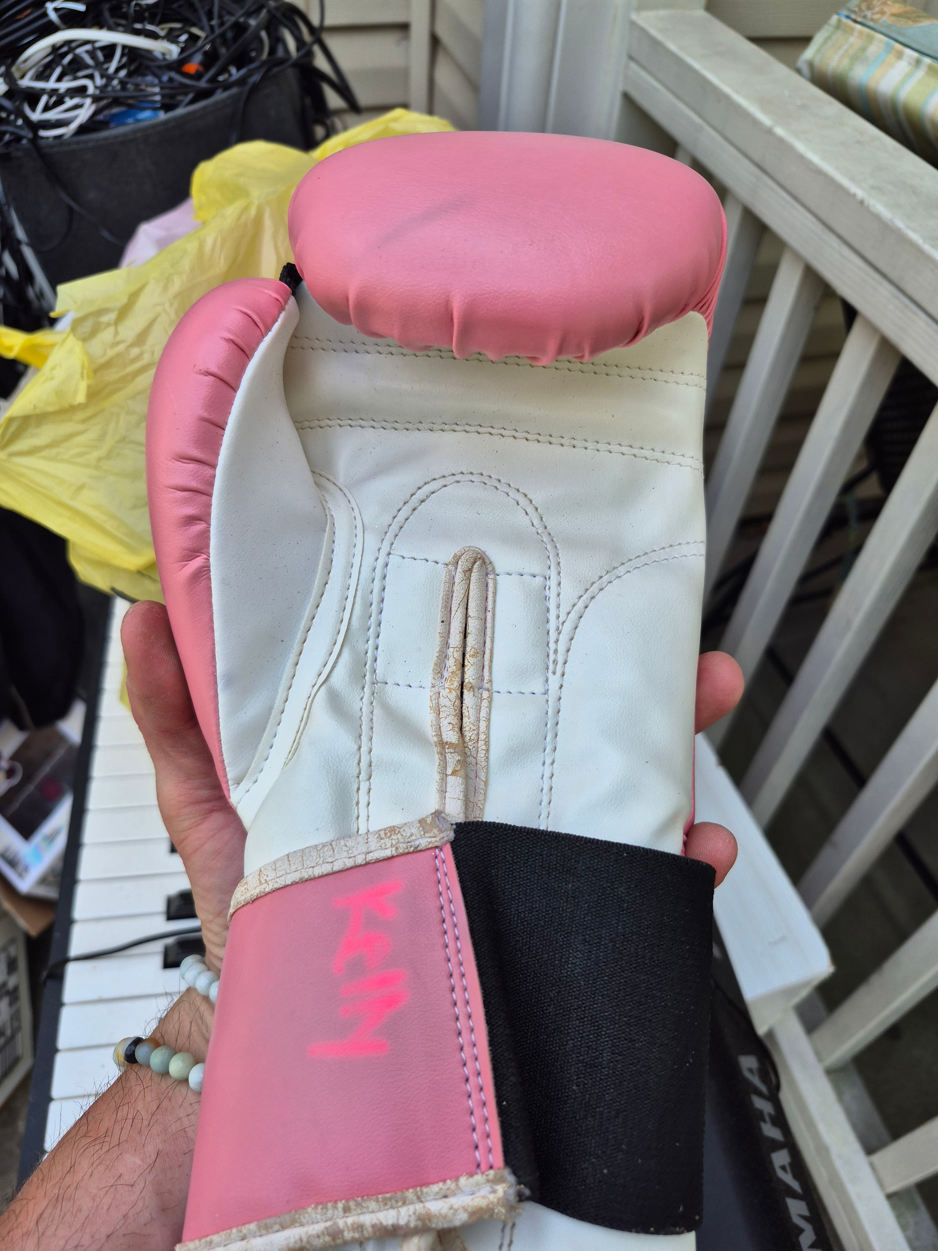 Everlast Pink Boxing Gloves 10 oz Training Sparring Gear - Thumbnail 5