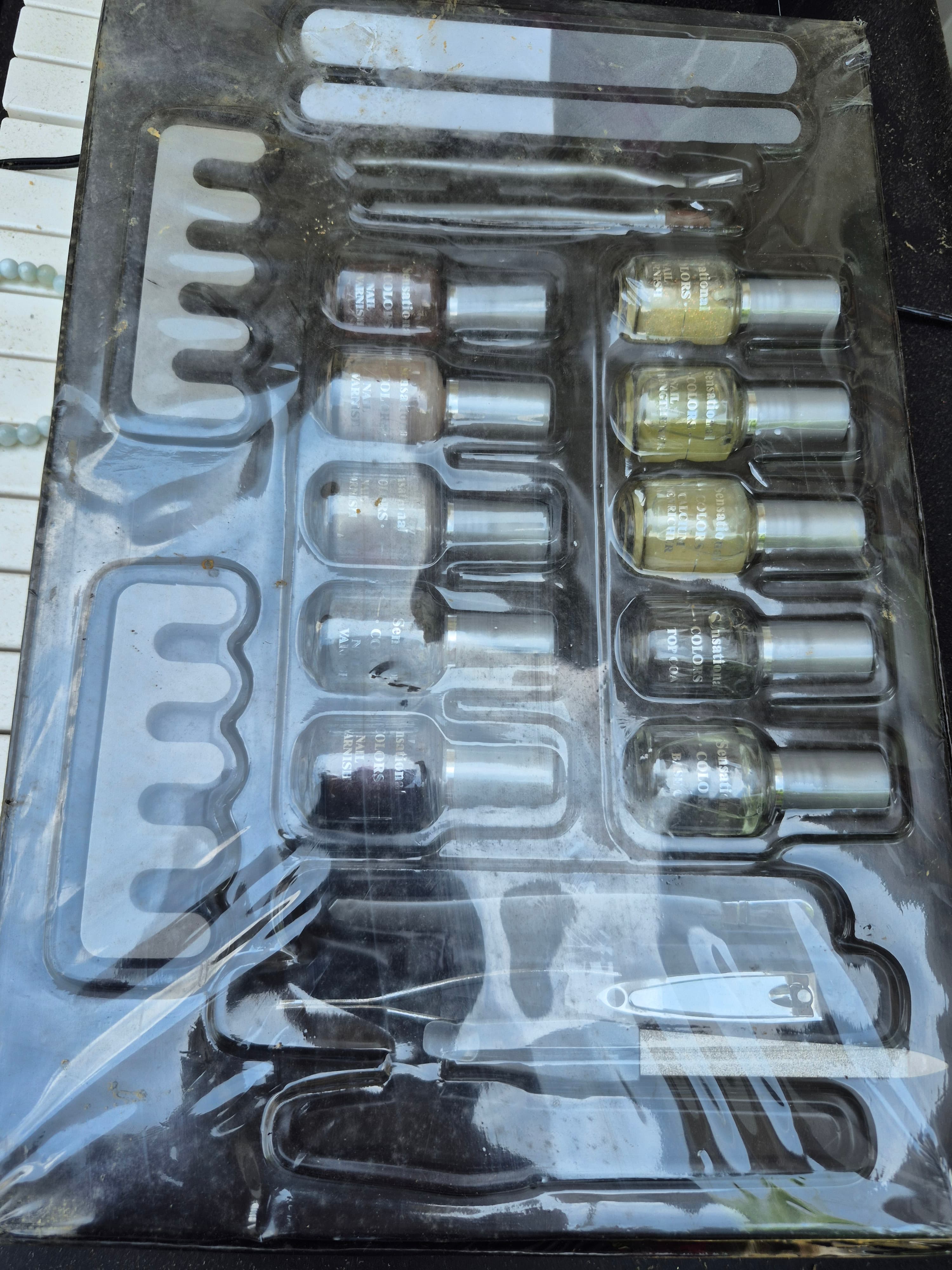 Nail Art Tool Set with 10 Bottles and Accessories - Image 1