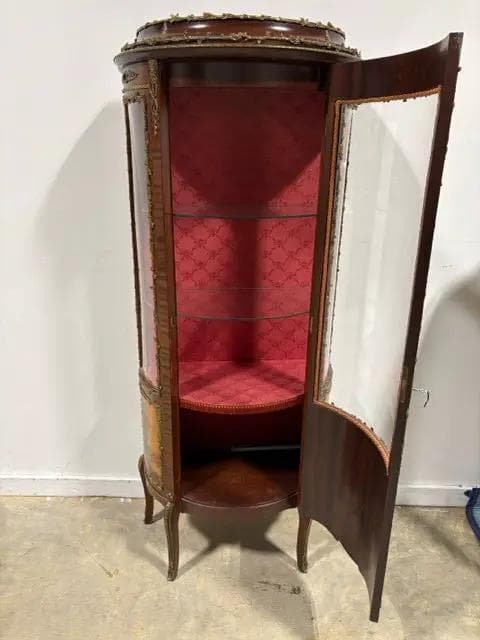 Antique French Style Curved Glass With Bronze Ormalu Metal Curio Cabinet - Thumbnail 4