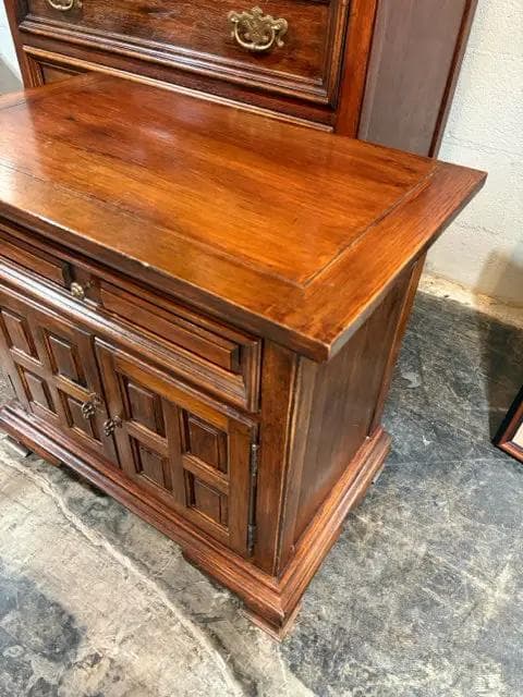 Wooden Nightstand With 1 Drawer And 2 Doors - Thumbnail 2