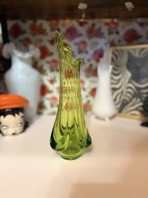 Vintage MCM Viking Drape Swung Glass Vase Avocado Green - Thumbnail 3