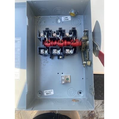 GE TGN3322 240VAC 60 A General Duty Non-Fusible Safety Switch - EXC CONDITION - Thumbnail 2