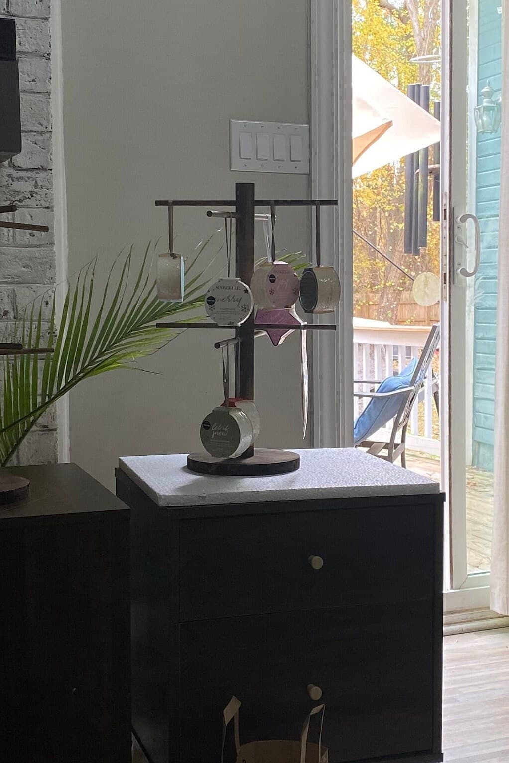 Handmade countertop display - Image 1