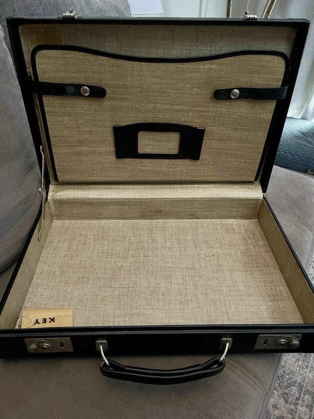 Vintage Sears Briefcase, Black 1950s with Key and Original Box - Thumbnail 4