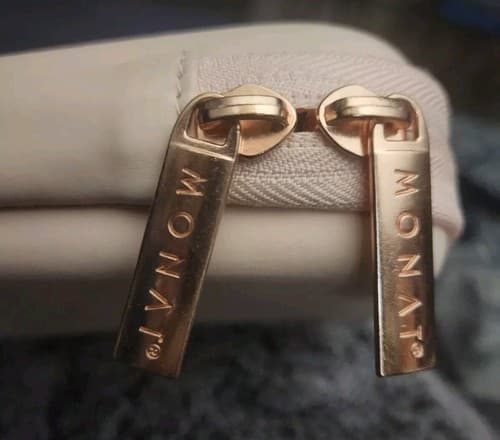 Be Gentle Monat Skincare4pc Sample Size Bundle Serum+Moisturizer+Cleanser+1more. - Thumbnail 4