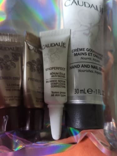 Caudalie Vinoperfect Radiance Serum,2 Premier Cru 2ml.ea,1 Hands And Nail 30ml. - Thumbnail 4