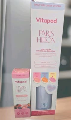 Paris Hilton Pink 22oz Vitapod Water Bottle + 7 Pods Radiant Rose Flavor . - Image 1