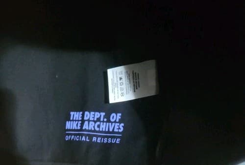Nike Air Men’s T-Shirt Size Large BLACK DD1404-010 OFFICIAL 90s REISSUE,NWT. - Thumbnail 5