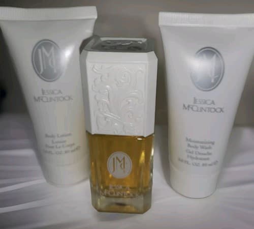 Jessica McClintock Luxury And Romance 3pc. Gift Set Perfume Lotion Body Wash - Thumbnail 2