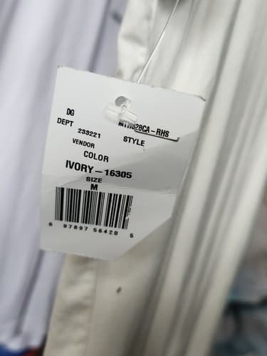 Fantastic Fawn Women's Size Medium Short Sleeve Tee,Ivory/Camo Sleeve. NWT. - Thumbnail 6