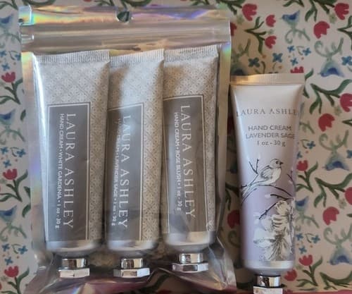 Laura Ashley - Hand Cream 4 Lot Gift Set, Lavender And Sage 1oz Ea . - Image 1